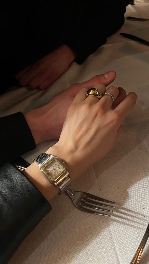 Aesthetic couple dinner photo Classy Relationship Aesthetic, Rich Couple Aesthetic Classy, Mafia Princess Aesthetic, Classy Couple Aesthetic, Dinner Aesthetic Night, Aesthetic Princess, Cartier Watches Women, Rich Couple, Classy Couple