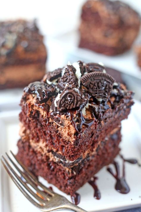 Chocolate Oreo Cake Recipe Recipes Oreo, Oreo Cake Recipe, Chocolate Mousse Filling, Chocolate Cake Mix Recipes, Mousse Filling, Oreo Filling, Chocolate Oreo Cake, Easy Chocolate Mousse, Bakers Chocolate