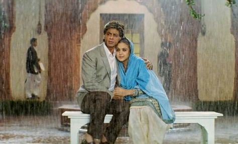 Veer zara Veer Zaara Aesthetic, Veer Zara Aesthetic, Veer Zara, Bollywood Romance, Veer Zaara, Zara Aesthetic, Pretty Zinta, Srk Movies, Hello Kitty Printables