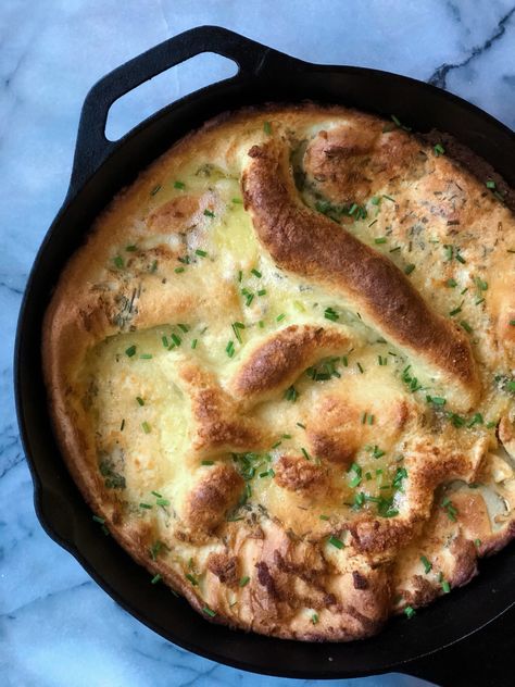 Savoury Dutch Baby Pancakes, Dutch Babies Recipe Easy, Christmas Dutch Baby, Dutch Baby For One, Dutch Baby Recipes, Dutch Baby Savory, Savoury Dutch Baby, Dutch Babies Recipe, Savory Dutch Baby Pancake