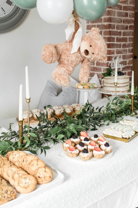 Bear Themed Shower Food, Teddy Bear Brunch, Bearly Wait Shower Theme, Teddy Bear Shower Decorations, Baby Boy Baby Shower Decorations, Babyshower Decoration Ideas, Baby Bear Theme Baby Shower Ideas, Woodland Baby Shower Theme Dessert Table, Gender Reveal Animal Theme