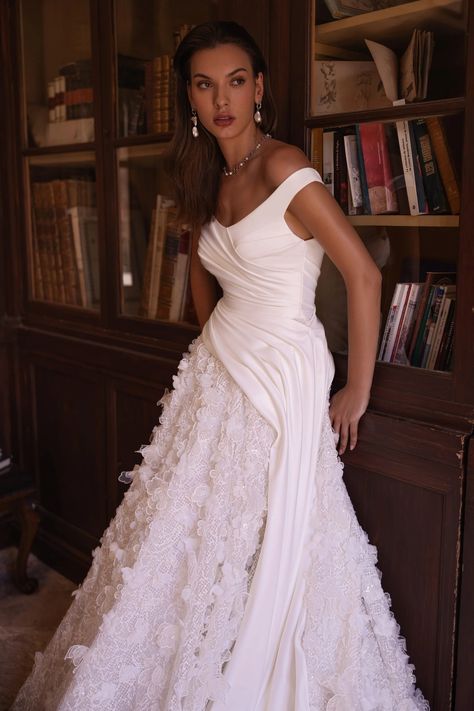 Elena Morar VO-010 https://www.marelliexclusive.boutique/products/elena-morar-vo-010 Clear Corset, Simple Satin Wedding Dress, Wedding Gown A Line, Nontraditional Wedding Dress, Wedding Dresses High Low, Champagne Evening Dress, Fairy Wedding Dress, Lace Wedding Gown, Contemporary Bride