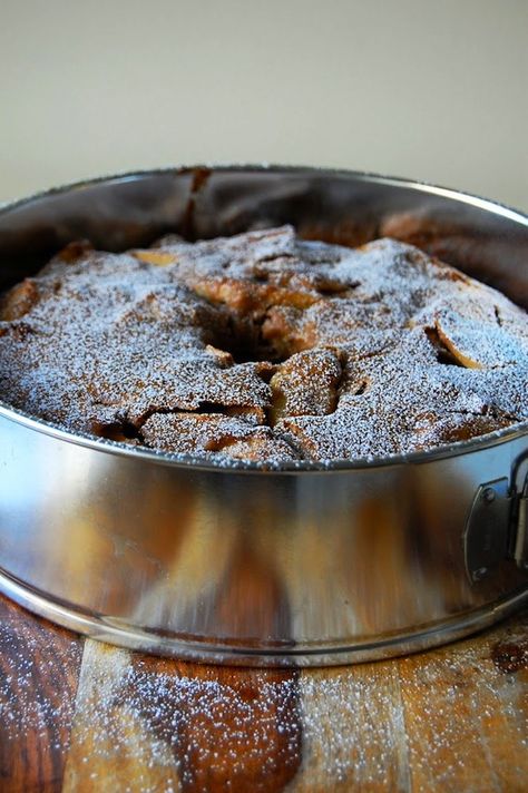 palate/palette/plate: Bourbon-Cardamom Apple Cake Bundt Desserts, Apple Cardamom, Cardamom Cake, Apple Recipe, Apple Pie Filling, Thanksgiving Cooking, Apple Pies Filling, Apple Cake, Tea Cakes