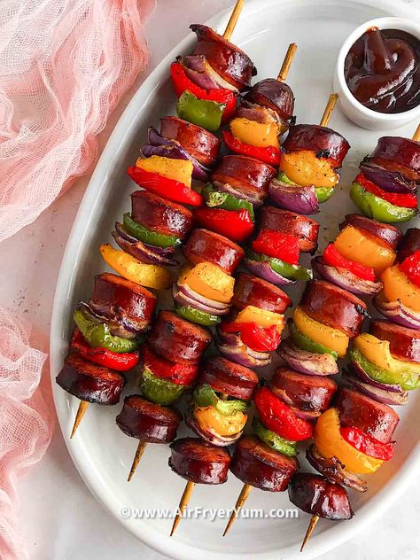 When it comes to easy, delicious meals, you’ll have to agree with me that air fryer sausage kabobs are included. These simple skewers are perfect for a casual weeknight dinner, summer time gatherings or as a quick appetizer on game night! Air Fryer Skewers, Air Fryer Kabobs, Breakfast Kabobs, Sausage Kebabs, Kabobs Recipes, Potato Kabobs, Sausage Skewers, Sausage On A Stick, Air Fryer Sausage