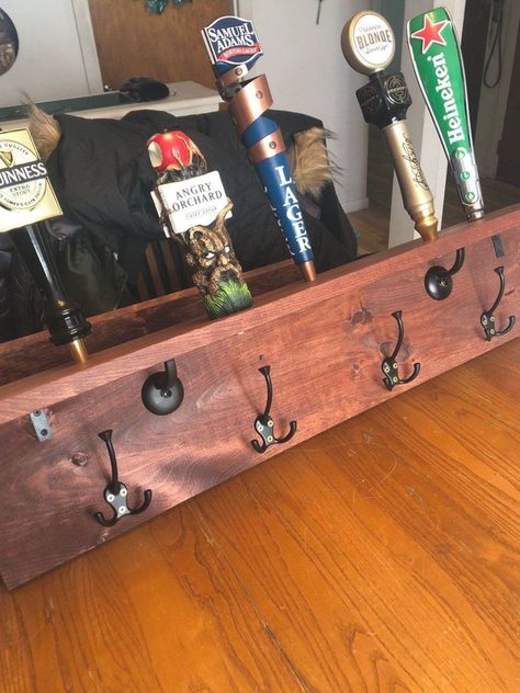 Beer Tap Handles Diy, Tap Handle Ideas, Beer Tap Display, Beer Tap Handles Display, Pallet Furniture Bar, Tap Handle Display, Handle Ideas, Beer Kit, Angry Orchard