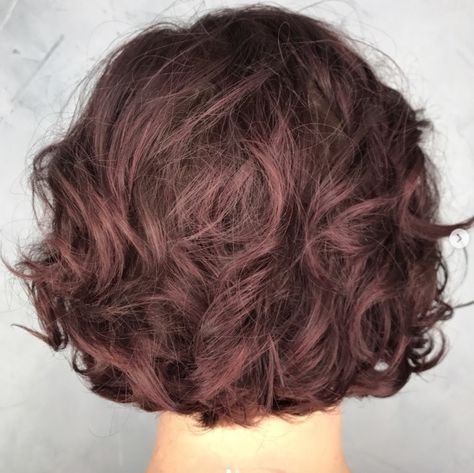 Tempted to give a loose-curl perm hairstyle a go? Here's 10 inspiring pictures from Instagram that'll convince you to take the plunge, now! | All Things Hair - From hair experts at Unilever Loose Perm Short Hair, Wave Perm Short Hair, Curl Perm, Loose Curl Perm, Loose Perm, Loose Wave Perm, Body Wave Perm, Loose Curls Hairstyles, Short Permed Hair