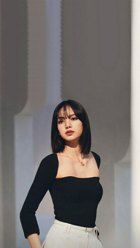 Short Thick Wavy Hair, Korean Short Haircut, 90s Watch, Lisa Hair, Korean Short Hair, Latest Haircuts, Haircut Straight, Haircut With Bangs, Long Wolfcut Haircut