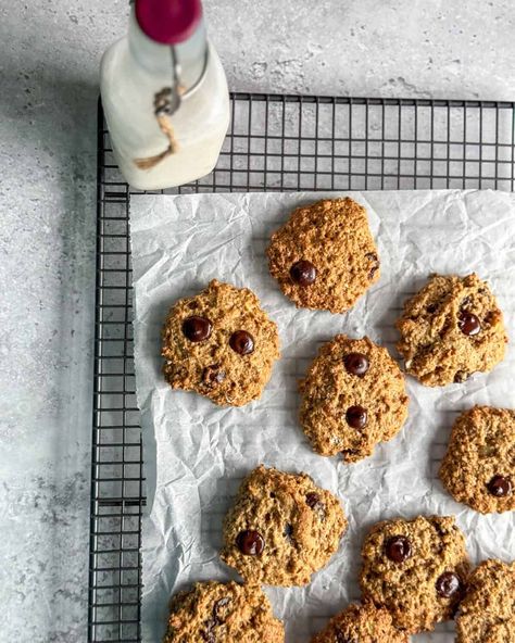 Low calorie chocolate chip oatmeal cookies - Weight Loss With Veera Low Cal Oatmeal, Low Calorie Oatmeal Cookies, Low Calorie Oatmeal, Best Oatmeal Raisin Cookies, Low Calorie Cookies, Keto Healthy Recipes, 500 Calories Recipes, Low Calorie Chocolate, Chocolate Chip Oatmeal Cookies