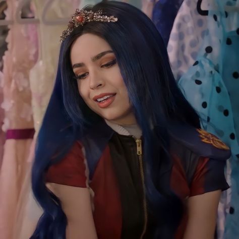 Evie Aesthetic, Descendants Mal And Ben, Descendants Disney, Descendants Wicked World, Evie Descendants, Sophia Carson, Tiana And Naveen, Descendants Characters, Mal And Evie