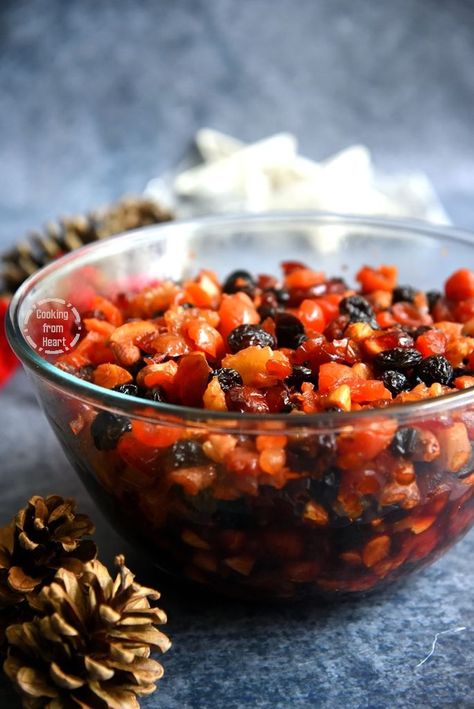 Soaking Fruit For Christmas Cake, How To Soak Fruits For Fruit Cake, Christmas Cakes Images, Christmas Stollen Recipe, Rich Fruit Cake, Slow Cooker Christmas, Fruit Cake Recipe Christmas, Christmas Cake Recipe, Cake Cooking