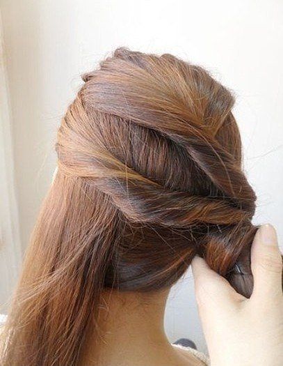 How to DIY Simple Twist Side Ponytail Hairstyle Side Ponytail Wedding Hairstyles, Side Ponytail Wedding, Oct Wedding, Side Ponytail Hairstyles, Side Bun Hairstyles, Side Updo, Chignon Wedding, Wedding Hair Side, Braided Updo Wedding