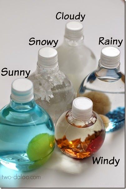 Weather Sensory Bottles - Such a fun way for Toddler, Preschool and Kindergarten age kids to explore weather! Weather Sensory Bottles, Weather Sensory, Preschool Weather, Discovery Bottles, Kid Science, Weather Theme, Toddler Sensory, Sensory Bottles, Weather Activities