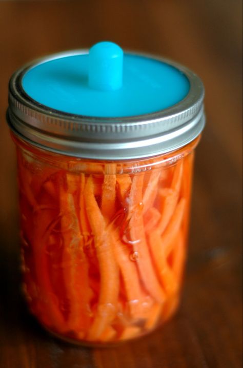 Fermented Carrots {that kids will actually eat!} & The Benefits of Fermented Vegetables - Raising Generation Nourished Fermenting Carrots, Fermented Beets, Fermented Carrots, Healthiest Snacks, Fermented Vegetables Recipes, Fermented Veggies, Fermentation Recipes, Fermented Vegetables, Homemade Ranch