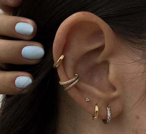 Earrings Silver And Gold, Thick Ear Piercings, Gold Earring Ear Design, Gold Silver Earrings, Simple Gold Ear Piercings, Ear Piercings Gold And Silver, Cute Simple Earrings Gold, Small Ear Styling, Styled Ear Piercings Gold