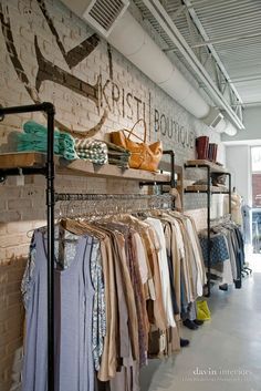 Retail Clothing Racks, Rustic Brick Wall, A Clothing Store, Modern Clothes, Boutique Clothing Store, Store Design Boutique, Boutique Display, Clothing Displays, Boutique Decor