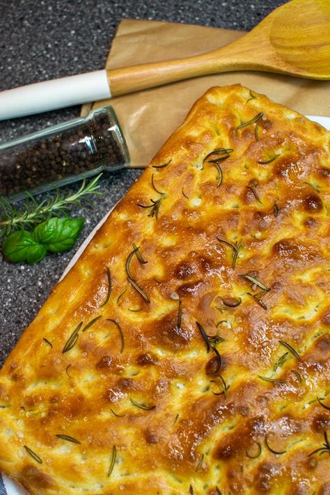 Italian Focaccia Recipe, Fermented Bread, Focaccia Bread Recipe, Food Film, Bread At Home, Focaccia Recipe, Italian Recipes Easy, Focaccia Bread, Quick Bread Recipes