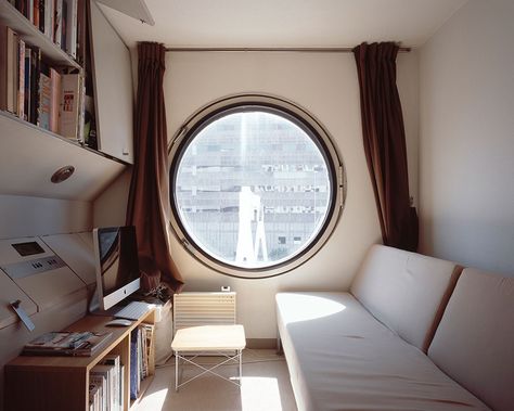 Built in Tokyo in 1972, the Nakagin Capsule Tower is a concrete structure upon which 140 removable “capsules,” roughly 100 square feet in size, have been attached to each other to be used as living or work spaces. Designed by architect Kisho Kurokawa, the tower was part of an avant-garde architectural movement... Small Concrete Homes, Kisho Kurokawa, Nakagin Capsule Tower, Tokyo Apartment, Japanese Apartment, Elsie De Wolfe, Micro Apartment, Vitra Design Museum, Round Window