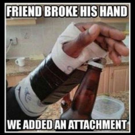 The only good thing to come of this broken hand. #lifehack #beers #brokenhand #bestidea Beer Memes, Beer Funny, Drunk Humor, Alcohol Humor, Dump A Day, Beer Opener, Beer Humor, Can't Stop Laughing, Getting Drunk