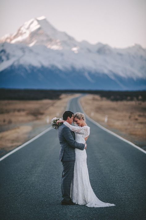 Nz Wedding, Queenstown Wedding, Desert Wedding, Wedding Photography Poses, Elopement Inspiration, Wedding Photo Inspiration, Mountain Wedding, Elopement Photography, Wedding Photoshoot