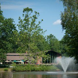 Pond House, Cafe Wedding, House Cafe, East Coast Travel, Cafe House, Hartford Ct, The Pond, New York Travel, Travel Goals