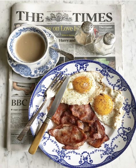 Breakfast Meal Aesthetic, British Breakfast Aesthetic, 1940s Breakfast, Victorian Breakfast, Cottage Cooking, Blue Breakfast, Breakfast Aesthetic, Bacon And Eggs, English Breakfast