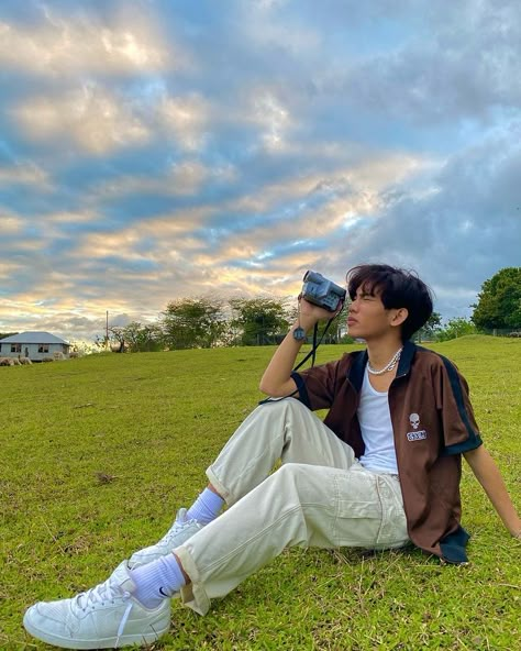 Nature Aesthetic Outfit, Aesthetic Outfits For Men, Dark Street Style, Academia Boyfriend, Soft Boy Aesthetic Outfits, Picnic Date Outfits, Outfit Cowo, Aesthetic Male Outfits, Soft Boy Aesthetic