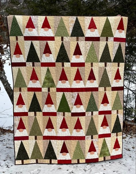 Gnome Quilt, Wonky Star, Tree Quilt Pattern, Christmas Quilting Projects, Patchwork Projects, Christmas Quilt Blocks, Christmas Tree Quilt, Christmas Quilting, Christmas Quilt Patterns