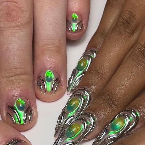 Alien Superstar Nails, Cute Alien Nails, Alien Theme Nails, Space Cybercore, Textured Acrylic Nails, Robot Nails, Alt Nails Designs, Xg Nails, Alien Nails Design