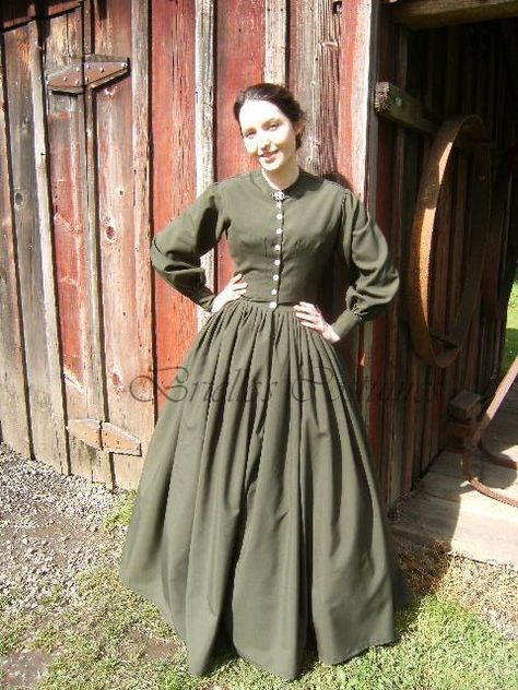 1860s Day Dress, Little Women Costumes, Pioneer Costume, Pioneer Clothing, Pioneer Dress, Old Fashion Dresses, Old Dresses, Victorian Clothing, Moda Vintage