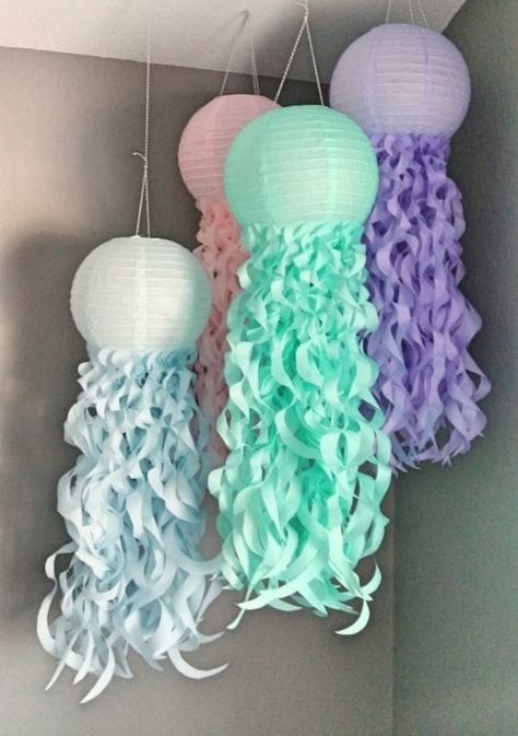 Mermaid Lantern, Disney Party Games, Lantern Diy, Diy Mermaid, Disney Cute, Birthday Party Decorations Diy, Mermaid Diy, Sea Birthday Party, Mermaid Parties