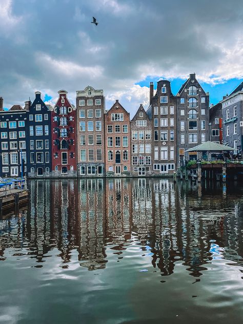 Amsterdam 2-Day Itinerary: How to Spend an EPIC Weekend in Amsterdam! Amsterdam Weekend, Amsterdam Itinerary, Heineken Experience, Anne Frank House, Dam Square, Visit Amsterdam, Weekend Itinerary, Van Gogh Museum, Red Light District