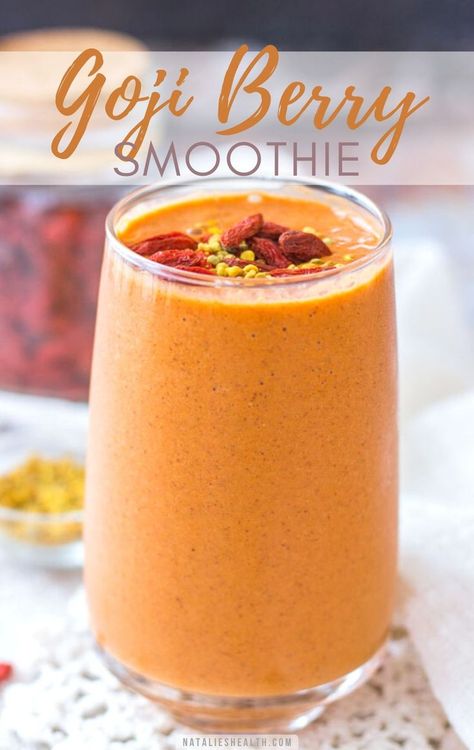 This Goji Berry Smoothie is just amazing. Thick, creamy, delicious. Loaded with beautiful flavors and powerful superfoods. Also, packed with immune-boosting vitamin C and made without any added sugars. Perfect energy-filled breakfast. Goji Berry Smoothie, Superfoods Smoothie, Goji Berry Recipes, Juice Blends, Friends Recipes, Berry Recipes, Best Smoothie, Best Smoothie Recipes, Beverage Recipes