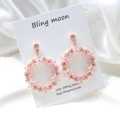 #earrings #floral #spring #pinkjeweled #accessories Orca Costume, Anting Manik, Trending Crafts, Wedding Jewelry Sets Bridal Jewellery, Inexpensive Jewelry, Pretty Jewelry Necklaces, Jewelry Set Design, Fancy Jewellery Designs, Indian Jewellery Design Earrings