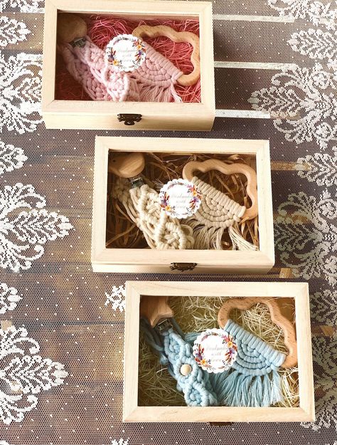 Macrame Gift, Pregnancy Gift Box, Macrame Baby, Wood Teethers, Small Macrame, Baby Pacifier Clip, Baby Gift Box, Diy Gift Box, Pregnancy Gifts