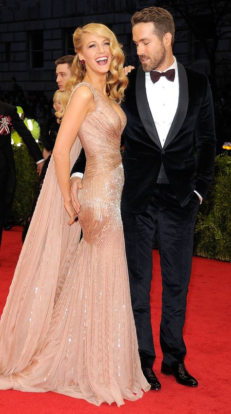 Blake Lively And Ryan Reynolds, Blake Lively Ryan Reynolds, Blake And Ryan, Blake Lively Style, Boho Chique, Trip Essentials, Essentials List, Stylish Couple, The Met Gala