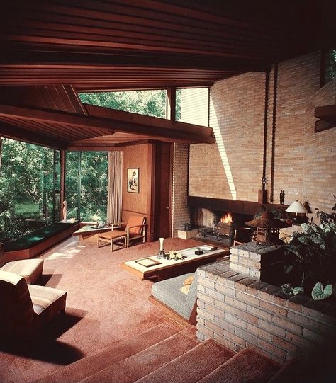 60s Interior, Casa Retro, 70s House, 70s Interior, 70s Home, Casa Vintage, Mid Century Architecture, Mid Century Modern Interiors, Retro Interior