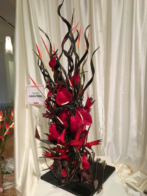 Atlanta flower show: movie class-Hunger Games Catching Fire Fire Floral Arrangement, Mustard Bedroom, Floristry Design, Show Movie, Fire Flower, Church Flowers, Flower Festival, Modern Flower Arrangements, Garden Show