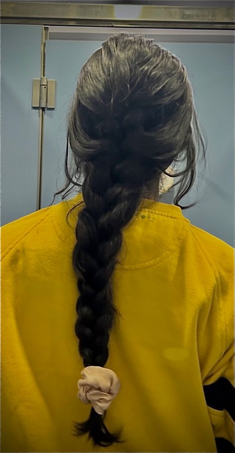 Loose Braids Aesthetic, Lose Braided Hairstyles, Loose Braid Ponytail, Thick Loose Braid, Messy Braid Aesthetic, Long Plait Hairstyles, Loose Single Braid, Loose Braid Hairstyles Simple, Single French Braid Hairstyles