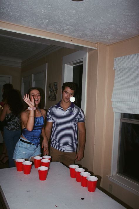 Cup Pong Aesthetic, Party Ideas College, Kickback Party Aesthetic, College Throwback Party, College Party Decor, College Party Decorations, Party Rager Aesthetic, 21st Birthday Playlist, Cup Pong