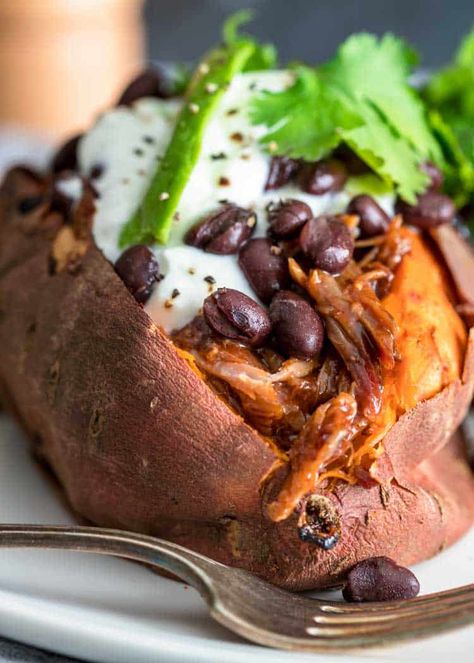 Pork Stuffed Sweet Potatoes, Bistro Ideas, Monthly Menu, Stuffed Sweet Potatoes, Yummy Dishes, Fall Foods, Bbq Pulled Pork, Smoker Recipes, Bbq Pork