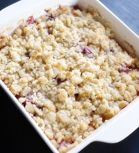 Pineapple Crumble Recipe, Strawberry And Pineapple Dessert, Crumbl Pineapple Upside Down Cookie, Pineapple And Strawberry, Fresh Strawberry Crumble, Pineapple Breakfast, Raspberry Crisp, Pineapple Dessert Recipes, Strawberry Crisp