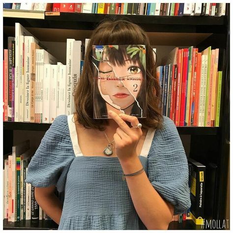 Bookface-Challenge The Killer Inside, Face Challenge, Famous Album Covers, Selfie Challenge, Id Photo, Book Jacket, Social Media Trends, Book Cover Art, Poses For Photos