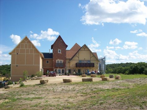 New Glarus Brewery Day Trips From Chicago, Superior Wisconsin, Great Lakes Michigan, Summer Road Trips, Best Vacation Spots, Wisconsin Travel, Best Craft, Summer Road Trip, Craft Brewery