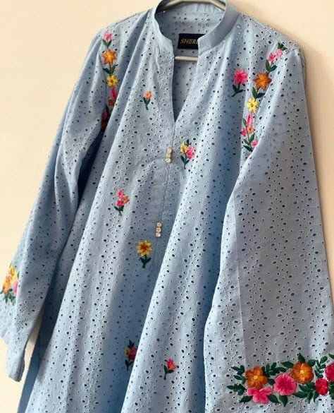 Chickenkari Dress, Office Wear Women Work Outfits, Embroidery Suits Punjabi, Eastern Dresses, Velvet Dress Designs, Designer Kurti Patterns, Kurti Embroidery Design, Pakistani Dresses Casual