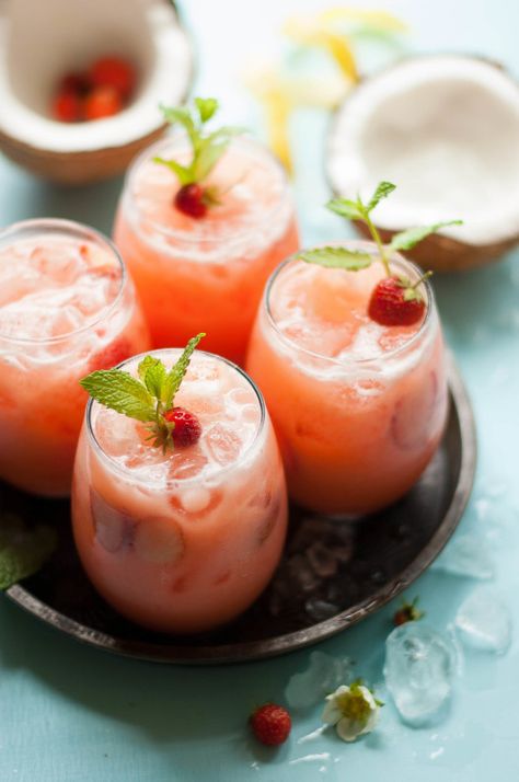 Strawberry Coconut Lemonade! Coconut Lemonade, Lemonade Slushies, Perfect Summer Drink, Peach Lemonade, Vodka Drinks, Halloween Drinks, Strawberry Lemonade, Smoothie Drinks, Slushies