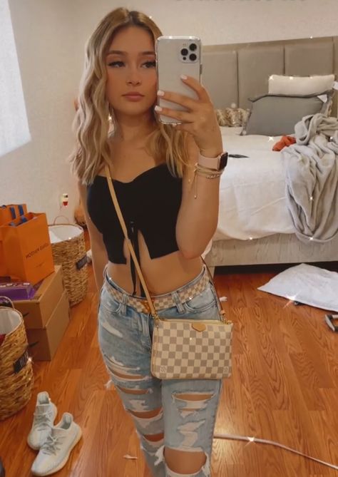 Natalie Cuevas, Nathaly Cuevas Outfits, Modeling Outfits, Fav Youtubers, Pretty Females, Fit Ideas, Couples Goals, Louis Vuitton Bag Neverfull, Cute Couples Goals