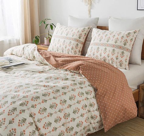 Bedroom Vibes, Green Environmental Protection, Simply Shabby Chic, King Duvet Cover Sets, Queen Blanket, Queen Duvet Cover, Bed Springs, Floral Duvet, Gold Pillows