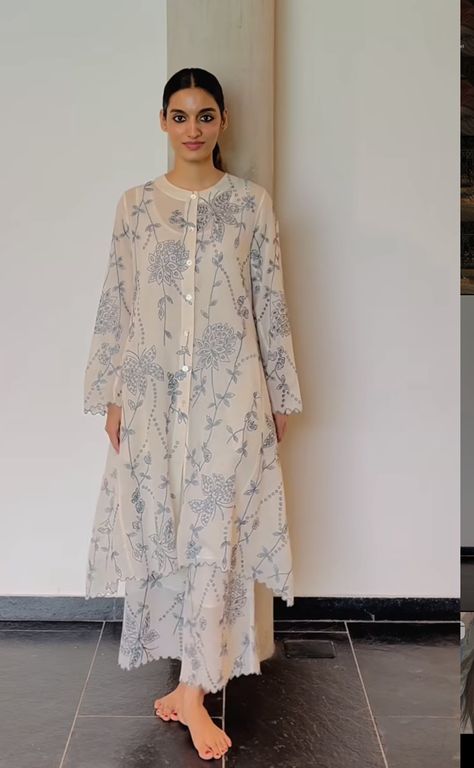 Simple Dress Casual, Simple Frock Design, Latest Dress Design, Simple Kurta Designs, Flowy Maxi Skirts, Stylish Short Dresses, Desi Fashion Casual, Style Guru, Bohemian Vibes