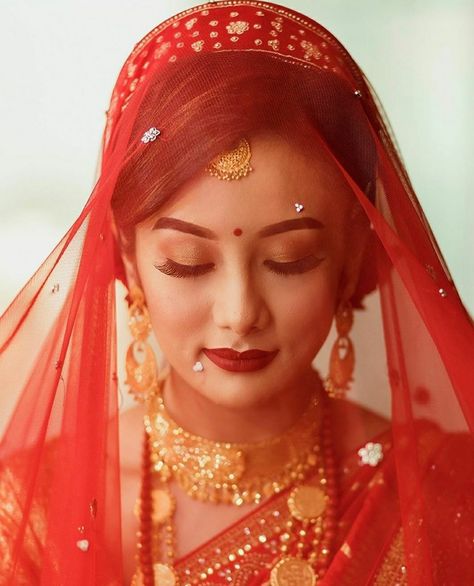 Nepali Bride Hairstyle, Nepali Bridal Makeup, Nepali Bride Dresses, Nepali Bride Wedding Nepal, Kashmiri Bride, Nepal Wedding, Nepali Bride, Bengali Marriage, Nepali Culture