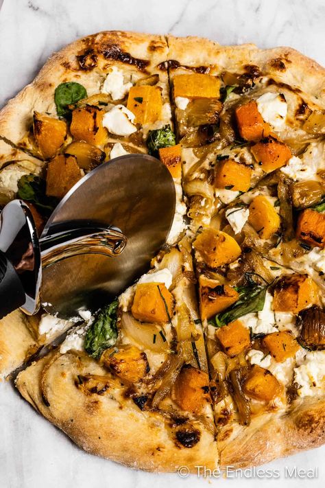 Fall Pizza Recipes, Butternut Squash Flatbread, Butternut Squash Pizza, Best Pizza Dough Recipe, Squash Pizza, Garlic Pizza, Delicious Pizza Recipes, Goat Cheese Pizza, Best Pizza Dough